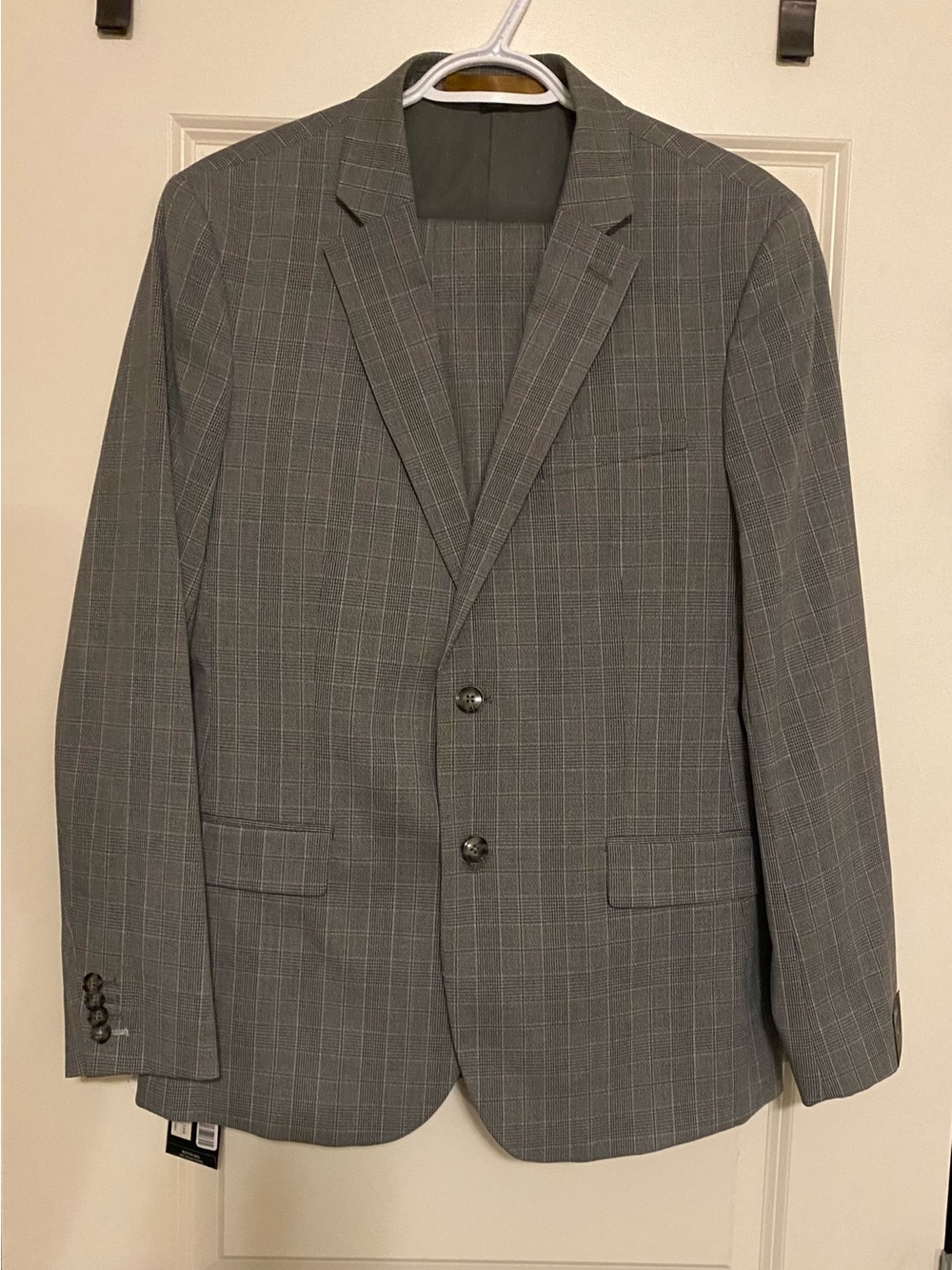 RW&Co. Gray Windowpane Suit - Size 40 Blazer with 33/32 dress pants